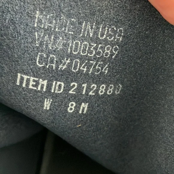 NWT - L.L. Bean Women’s 8” Navy Blue Bean Boots - Size 8 - Picture 6 of 7